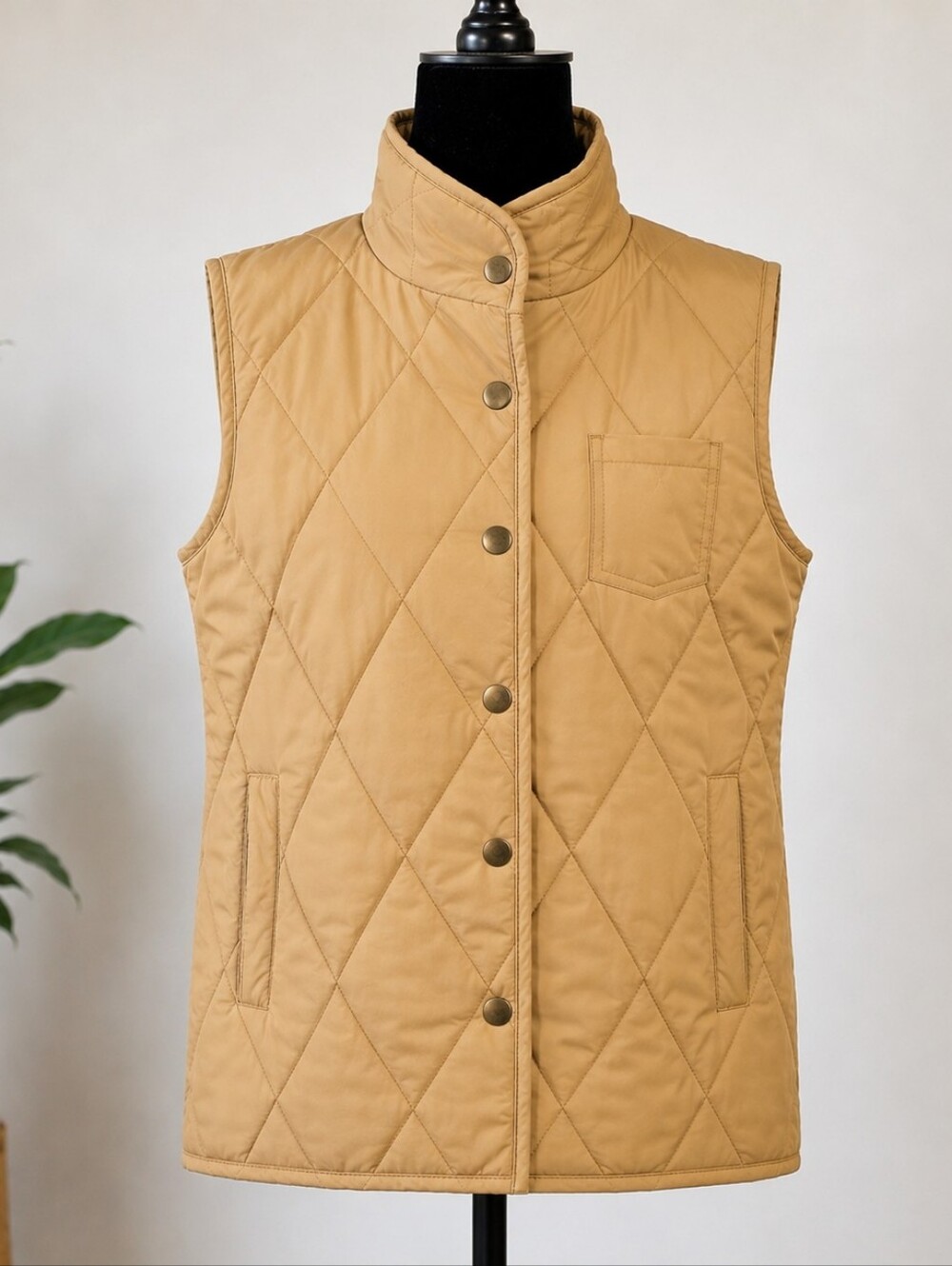 Natural Reflections Camel Quilted Puffer Vest Womens Medium Snap Front Casual